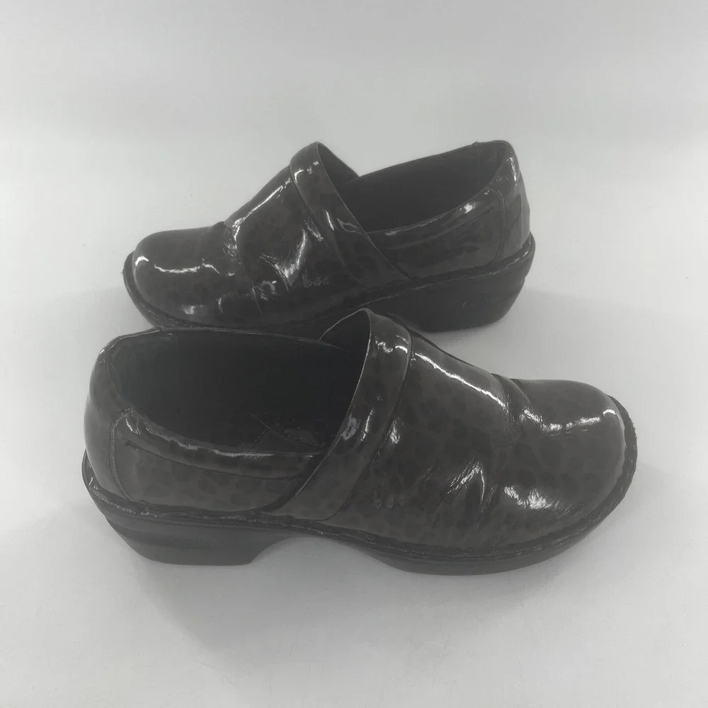 Born BOC Peggy Clogs Womens 10 Patent Leather Cheetah Leopard Chunky  Platform‎